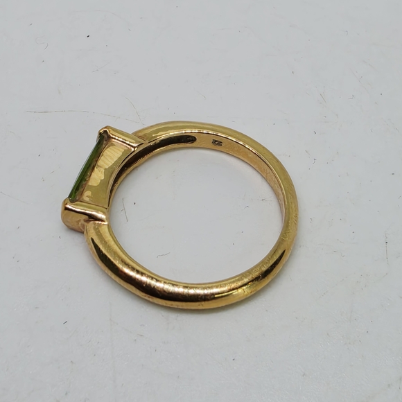 Vtg Avon East-West Baguette Cut Peridot Ring Minimalist Stacking Sz 6.75 Goldton - Picture 6 of 7